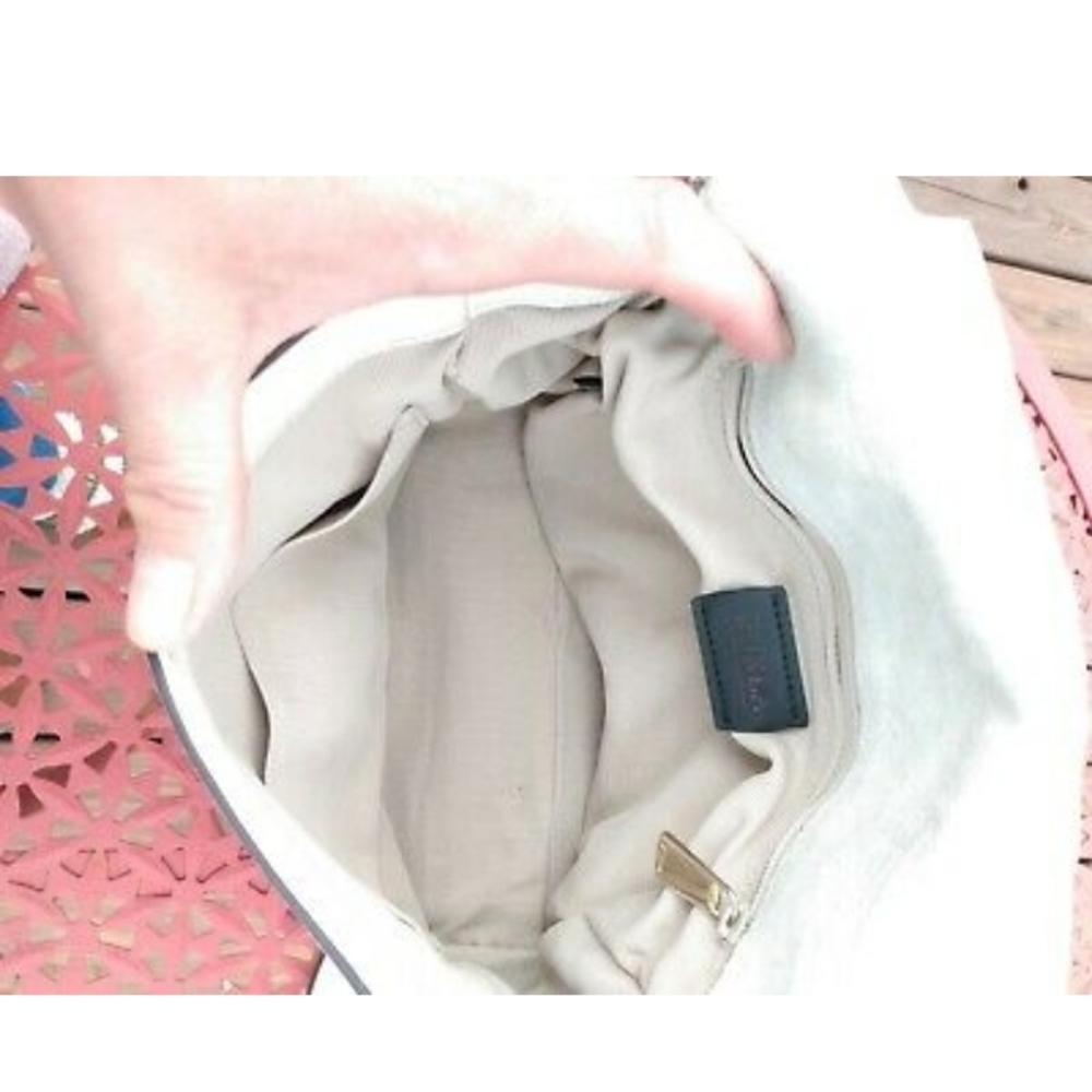 Furla white Rialto leather crossbody. Super nice - Picture 7 of 11